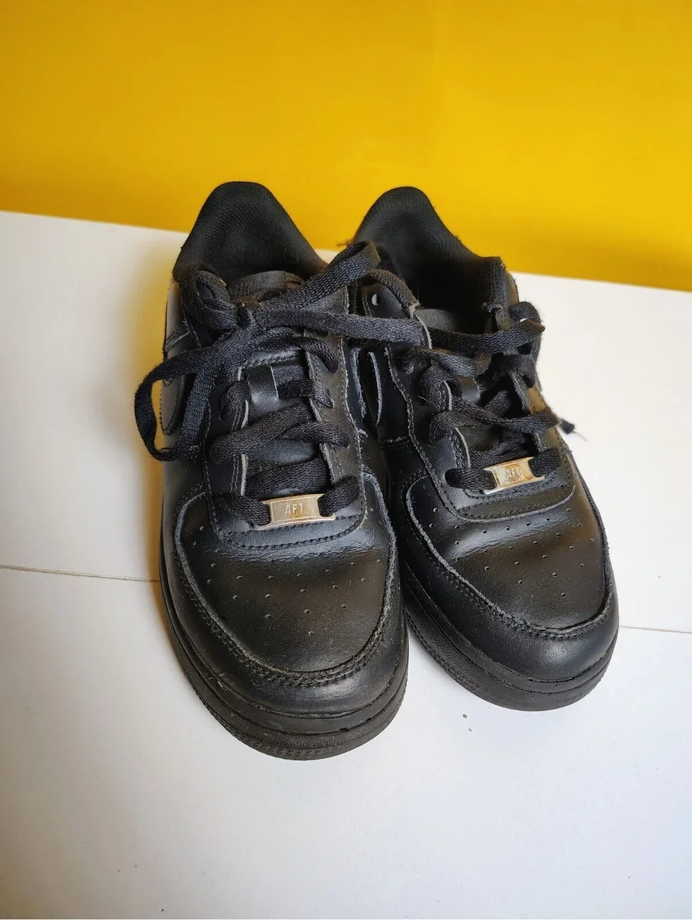 Nike Air Force 1 Low LE GS Black Leather Shoes Youth Size 5.5Y FV5951-001 AF1